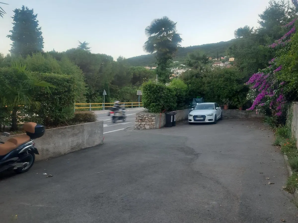 Apartments Stella Οπατία
